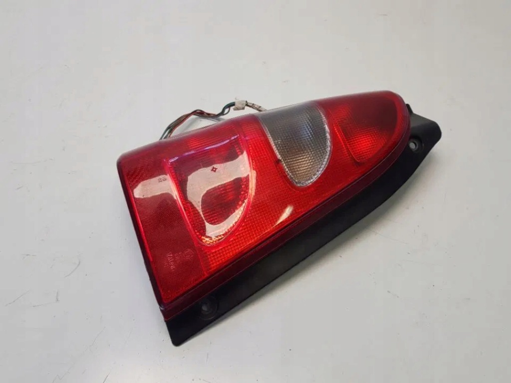 фото №4, Лампа левая задняя левый задняя suzuki wagon r+ ii