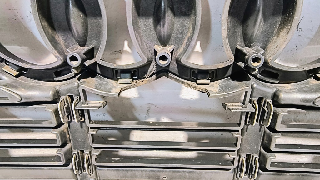 Решётка радиатора решётка  радиатора audi e-tron 4ke Доставка