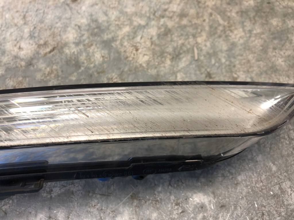 Фара поворотник led drl правый porsche cayenne 7p5941182j в Украине