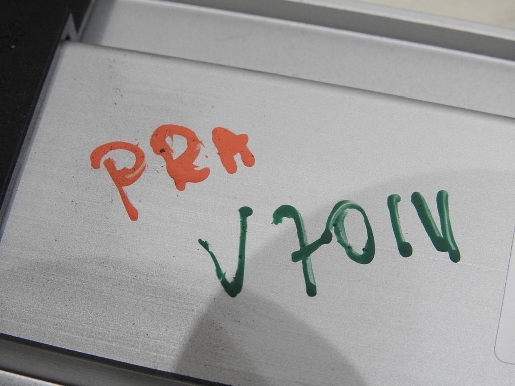 фото №8, Напрямна напрямна багажника права volvo v70 iii