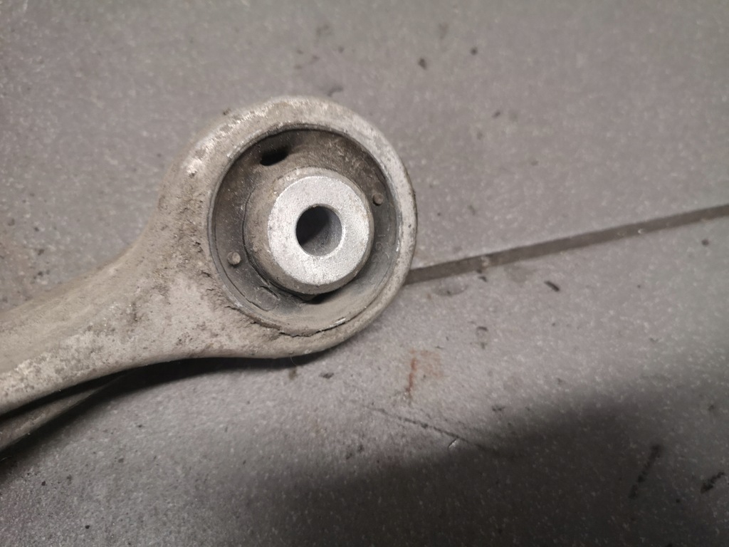 фото №4, Рычаг правый перед верхний audi a4 b7