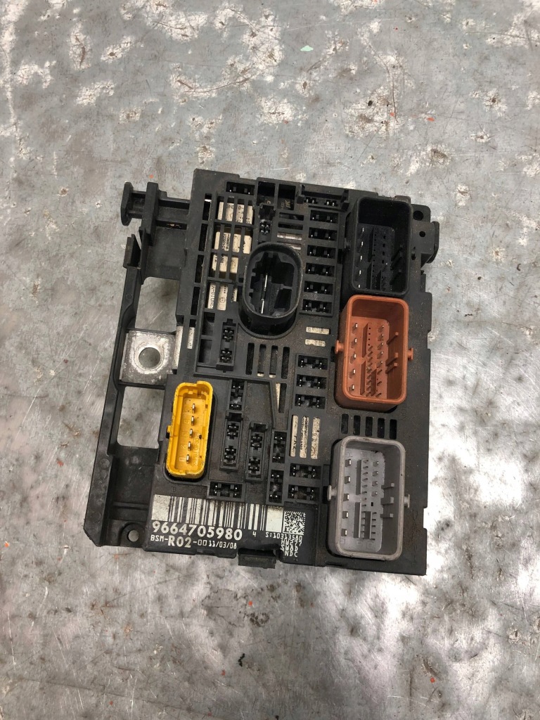 Купити Модуль bsm коробка запобіжників citroen c4 9664705980