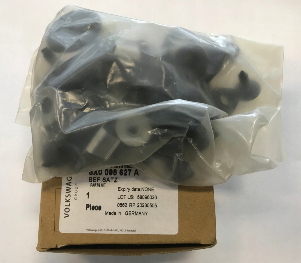 фото №1, Audi a1 8x набор крепёжный болты бампера задняя 8x0098627a