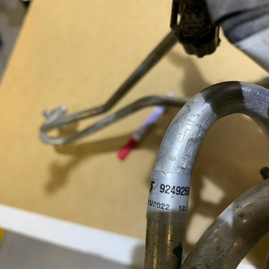 Renault megane v etech шланг кондиционера клапан датчик 924415mz1a в Украине