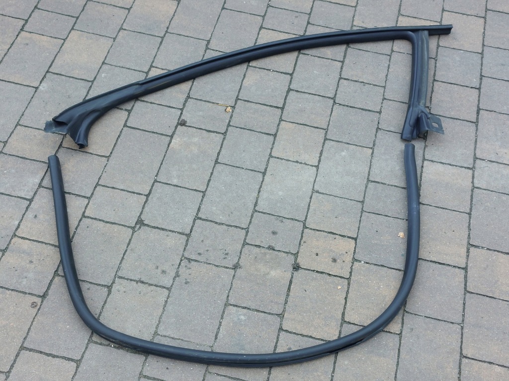 фото №1, Vw passat cc прокладка дверь левый перед передняя 3c8867911 3c8854543 08-16r