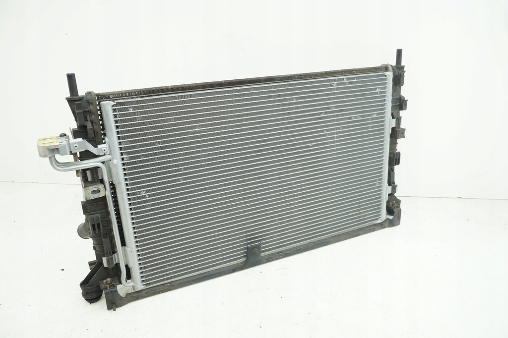 фото №1, Volvo v50 s40 1.6b комплект радиатор