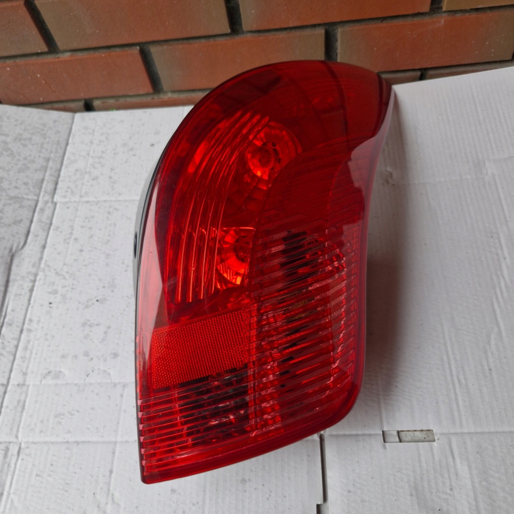 фото №1, Лампа правая правый задняя задняя peugeot 308 i sw kombi