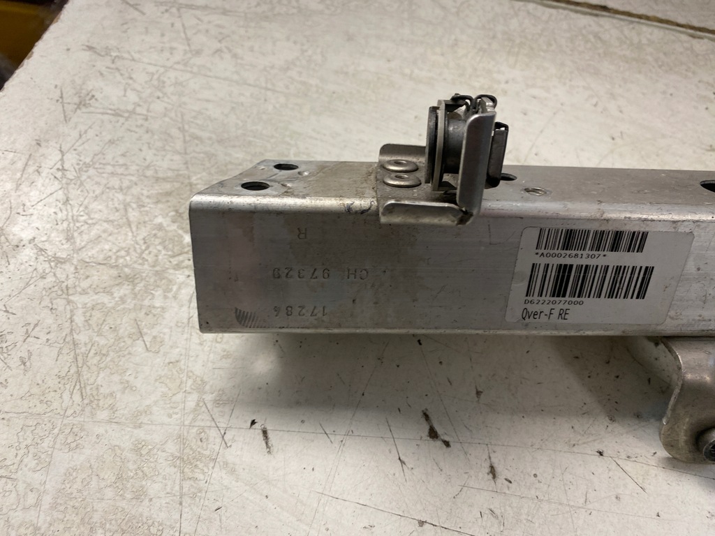 фото №8, Bmw i3 зона деформації правий перед