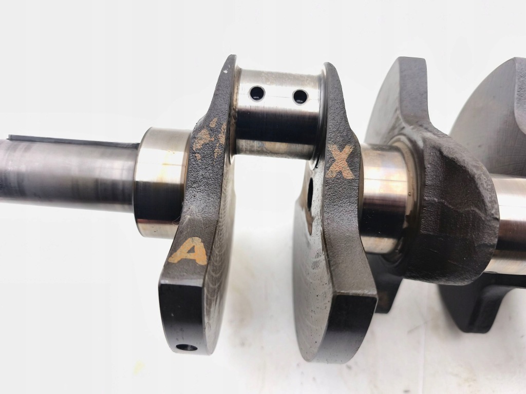 Maserati quattroporte 2004 wał колінчастий Оригінал