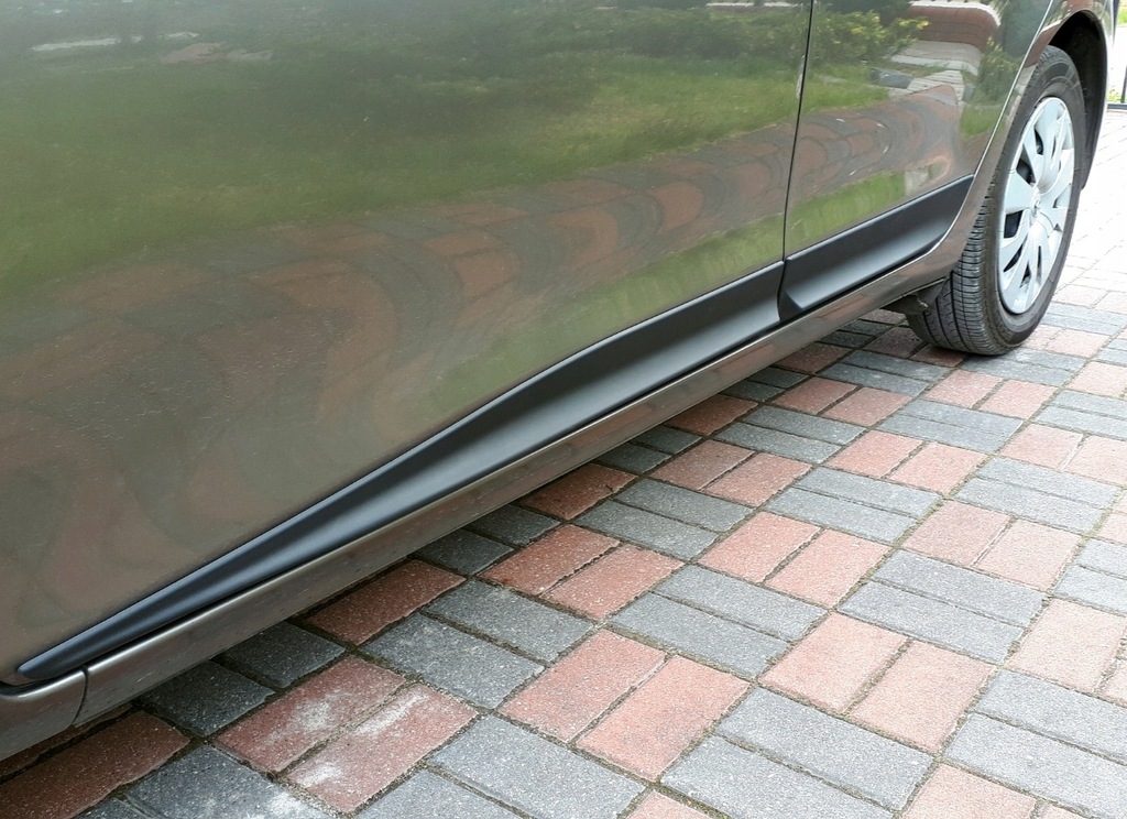 фото №3, Накладки боковой na дверь toyota yaris 5d 2011-2014