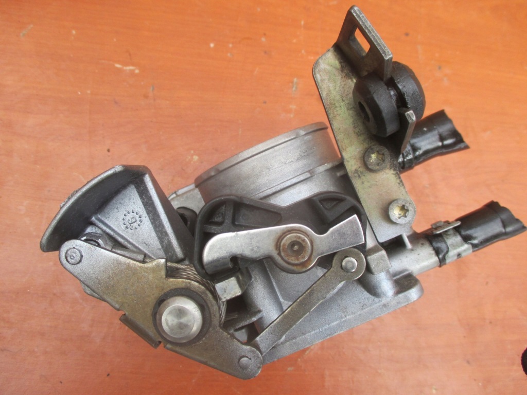 Дроссельная заслонка 90536084 5ws93250 opel astra 2 g vectra b 1.8 x18xe1 p-ń bdb в Украине