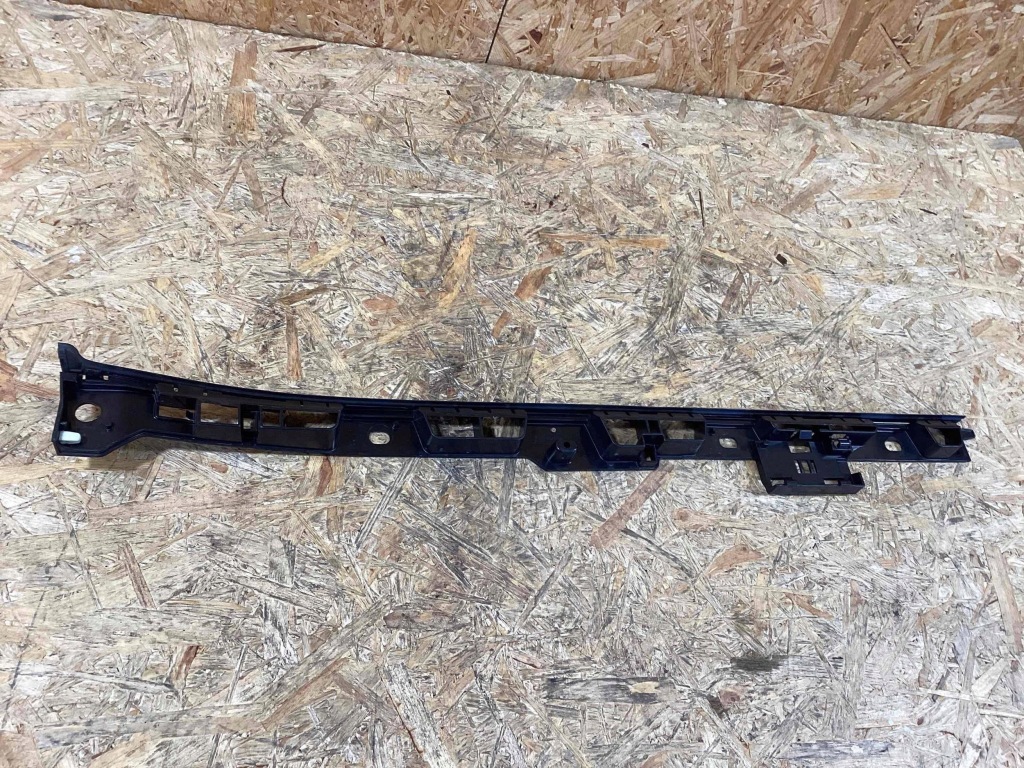 Porshe macan кронштейн порог правое 95b853538b в Украине