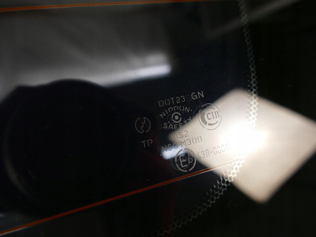 фото №3, Mazda mpv скло кузовна правий задня