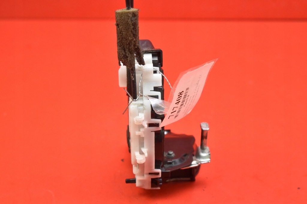 фото №6, Замок дверь левый задняя задний q51-14120 toyota avalon 4 iv xx40 13-18