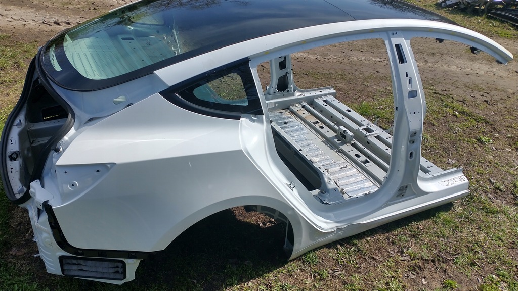 фото №1, Tesla model 3 чверть ліва права задня задня дах панорама
