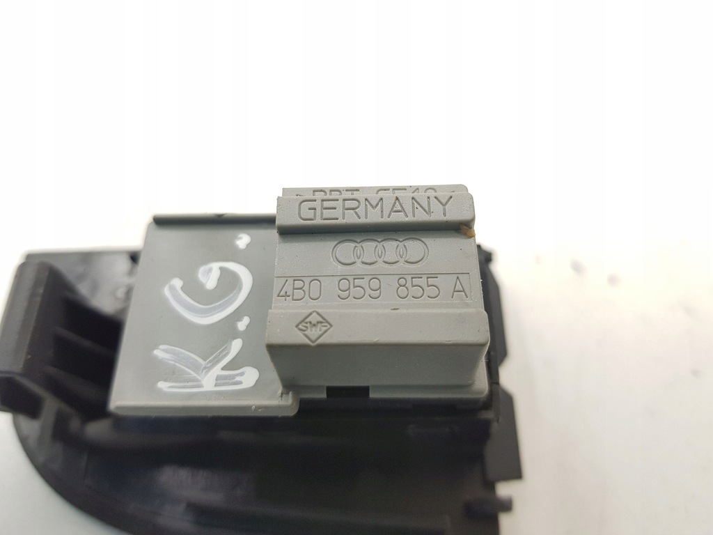 фото №7, Audi a6 s6 c5 4b 2002 задняя сторона левая кнопки окон