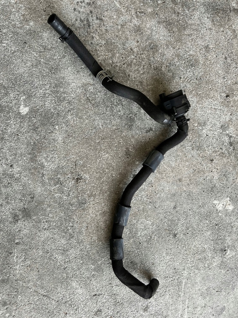 фото №1, Mercedes g w463/4 клапан насос води 0213077a