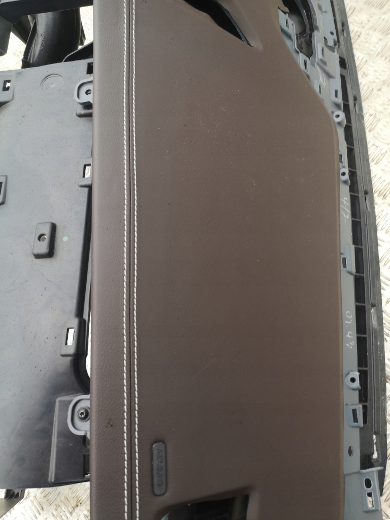 фото №2, Ford ranger 3 консоль оригинал коричневая кожа