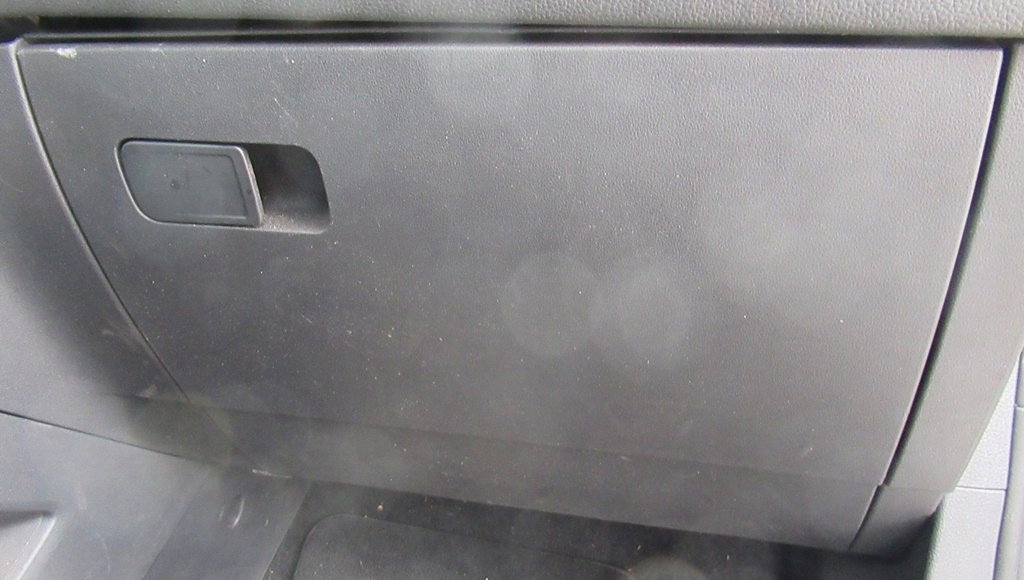 Купити Golf vii sportsvan бардачок