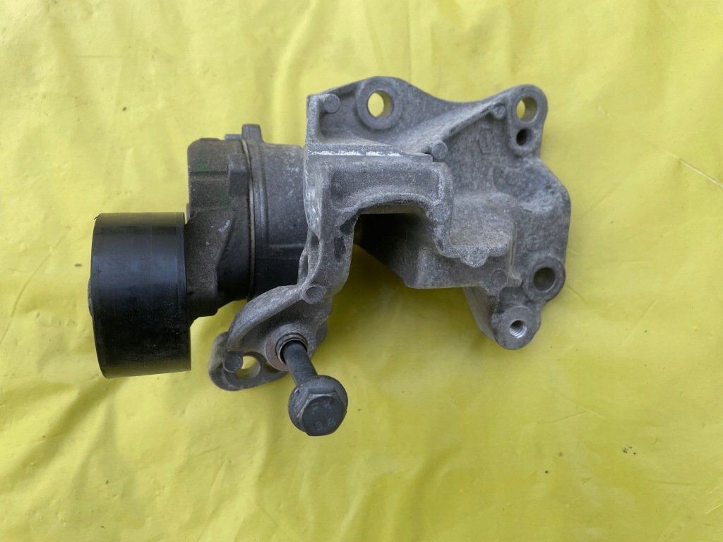 Купити Peugeot оригінальний номер 9812038180 кронштейн кронштейн генератора