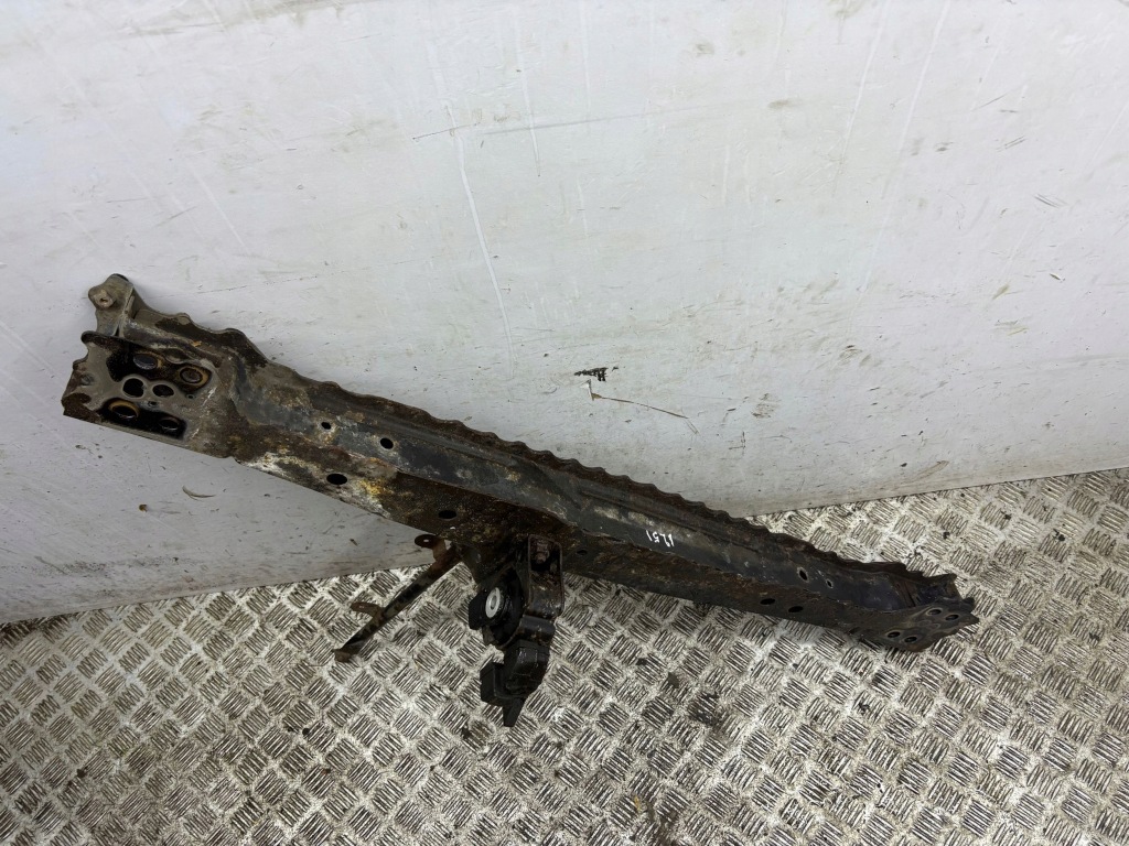 фото №9, Lexus ct 200h 2012 нижні кронштейн радіатора