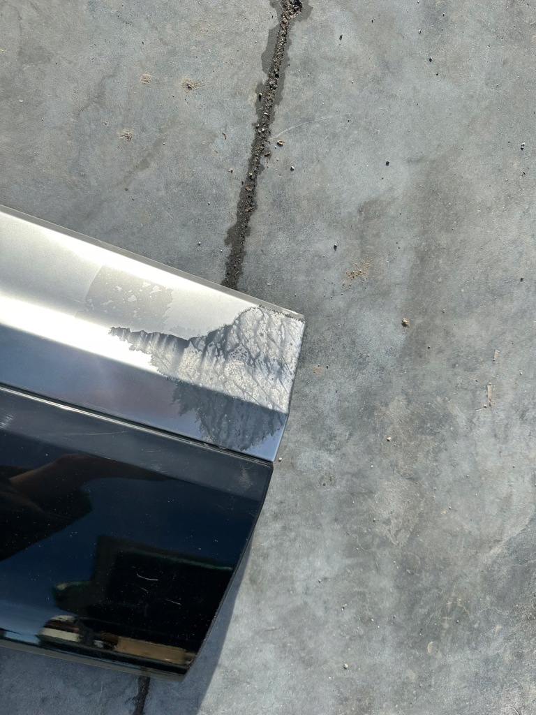 Молдинг дверь правый задний  audi q7 4m0853060e Недорого