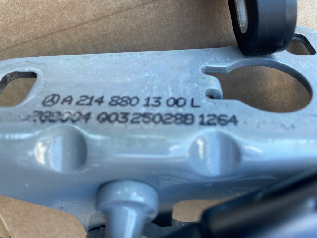 фото №7, Mercedes w214 петля капот правий a2148801400 лівий a2148801300 + патрон