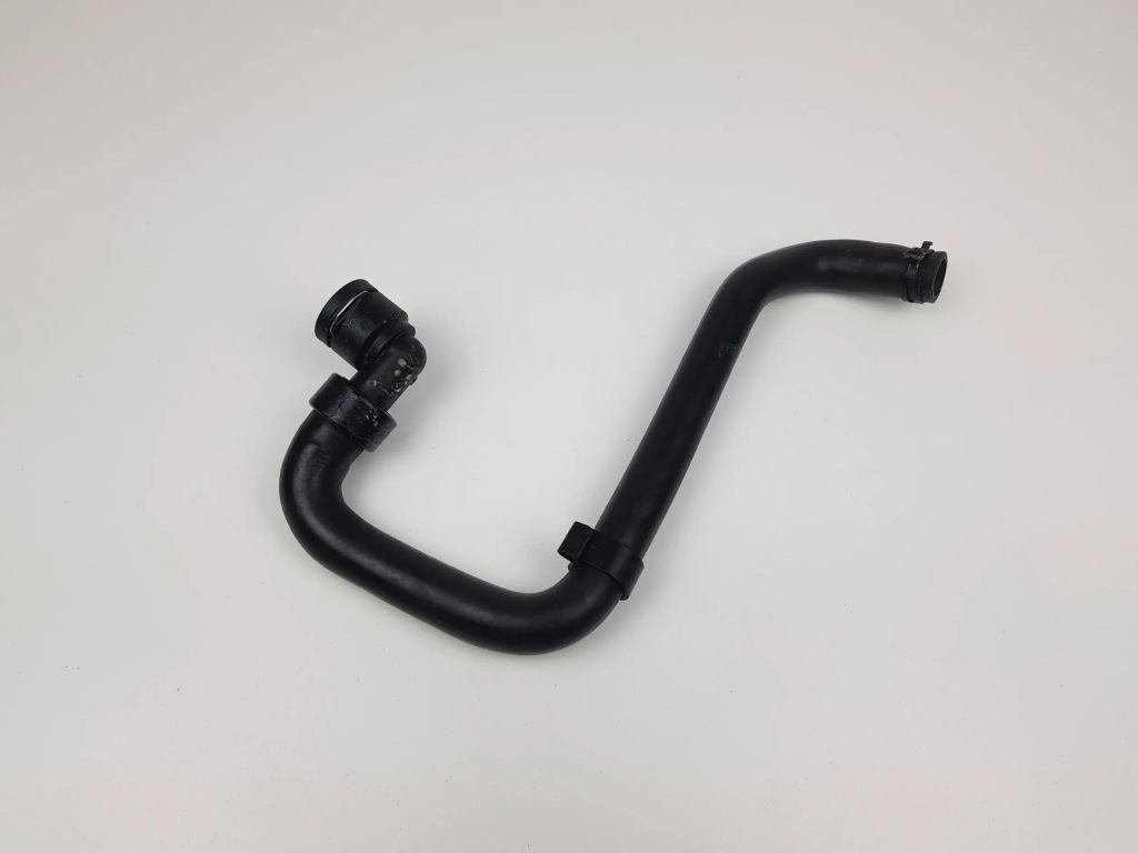 Шланг пабтрубок  труба радиатора воды opel insignia a 2.0 cdti 565563897 Недорого