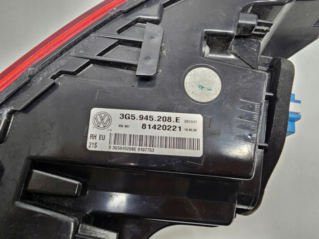 Лампа passat b8 седан 3g5945208e led ideał комплектна права в Україні