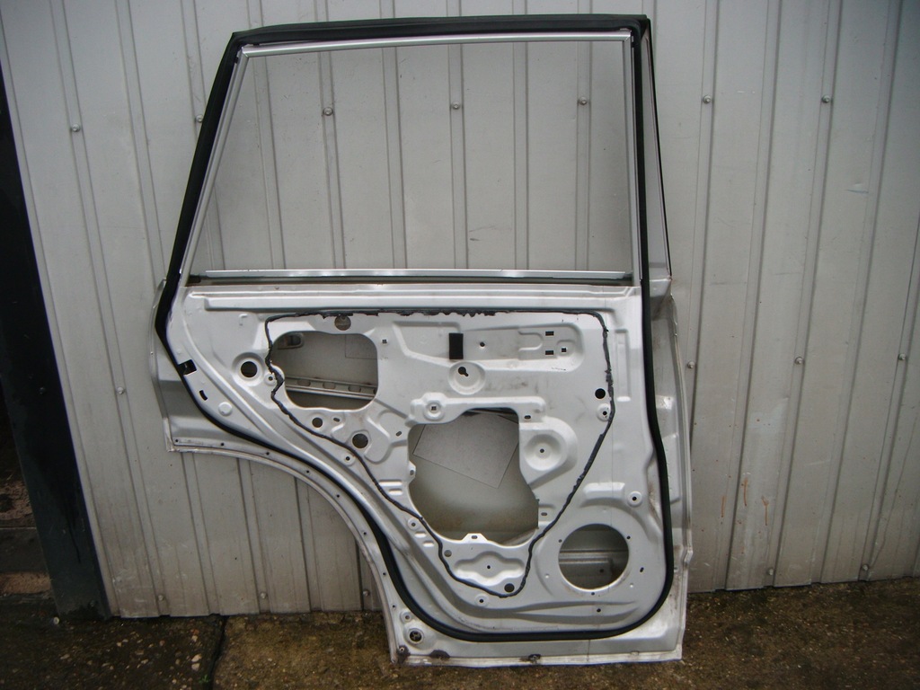 фото №13, Suzuki grand vitara ii 2 05-14 дверь левый задняя