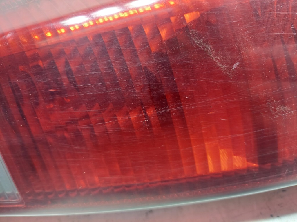 Opel meriva a лампа задний  правая 93294346 в Украине