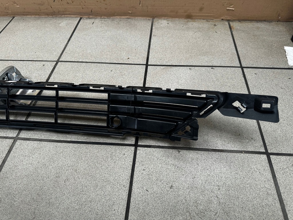 фото №6, Volvo polestar ii средняя решётка бампера 31663679