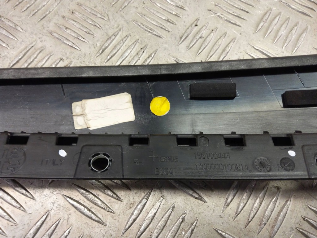 Alfa romeo stelvio 2020 перед сторона правая молдинг / прокладка стекло дверь Оригинал