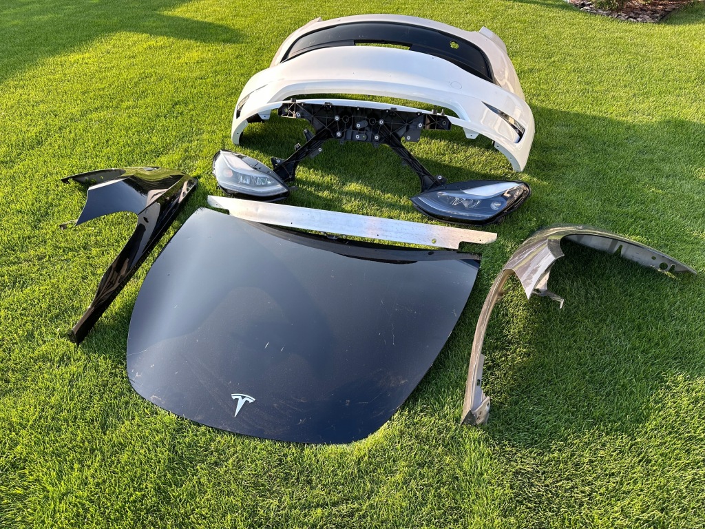 Купить Tesla model y 2020- бампер перед без pdc оригинал