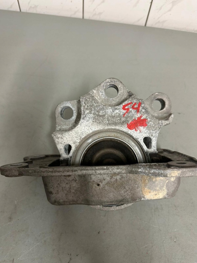 фото №1, Кронштейн двигуна подушка volvo 31686886 .54.