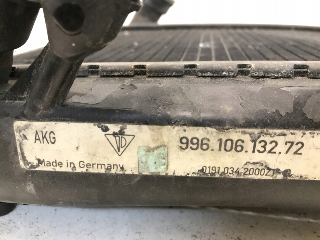 фото №15, Радиатор wody porsche 996 997 turbo carrera 4s правая