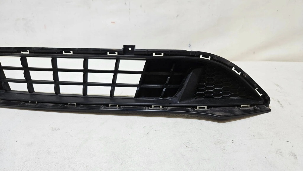 фото №7, Решётка средняя бампера перед hyundai i30 iii 86531-k7000