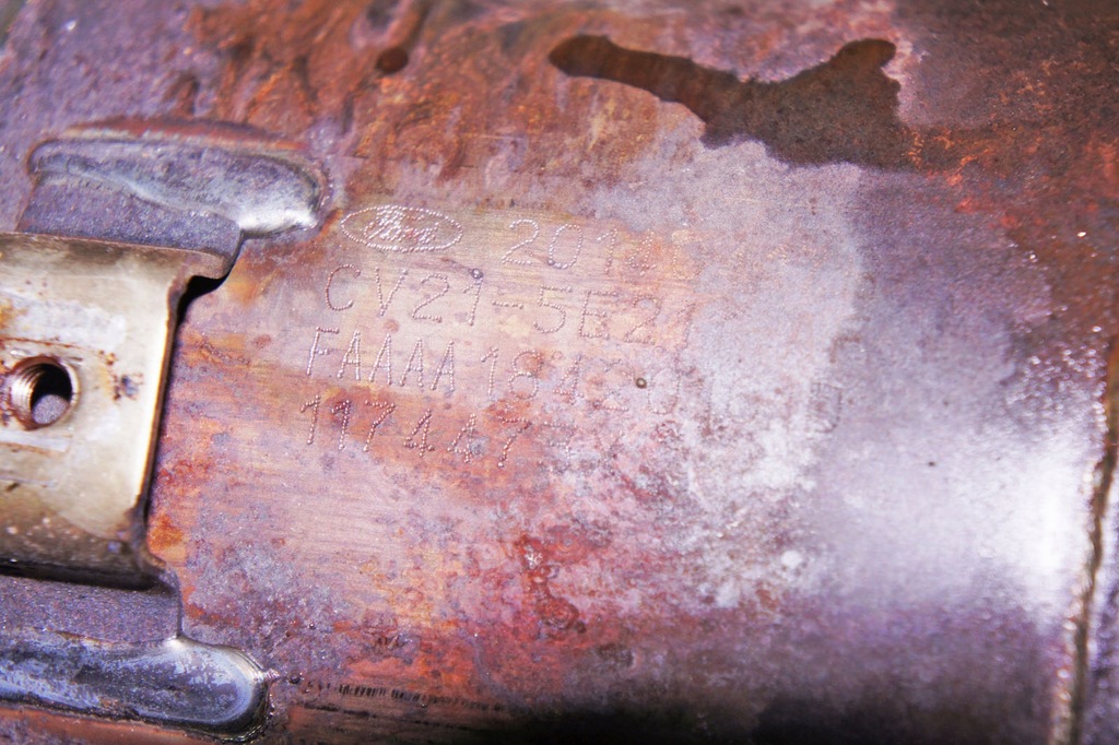 фото №7, Mu171 ford tourneo courier 1.0i катализатор