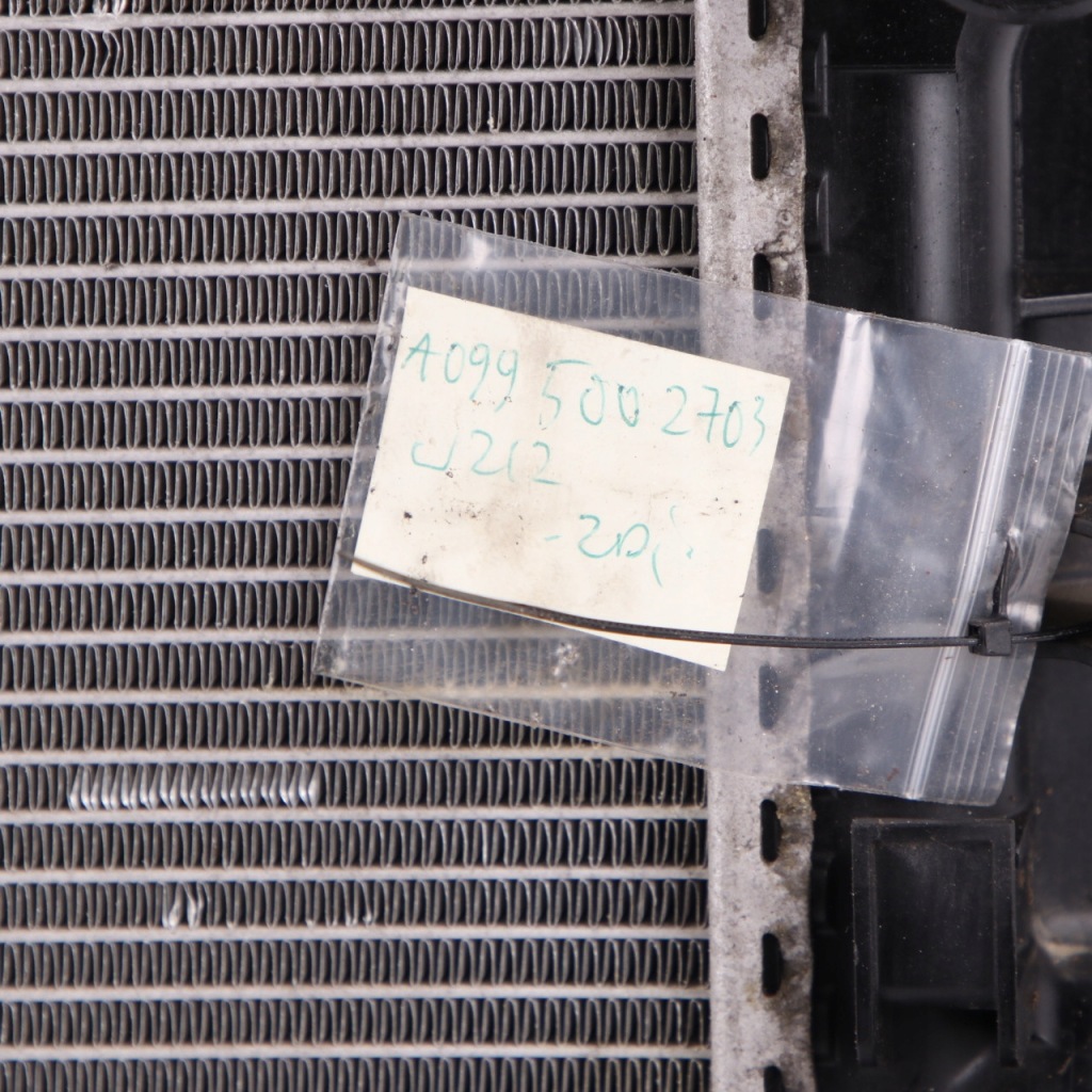Mercedes w204 w207 радіатор двигуна a0995002703 Оригінал