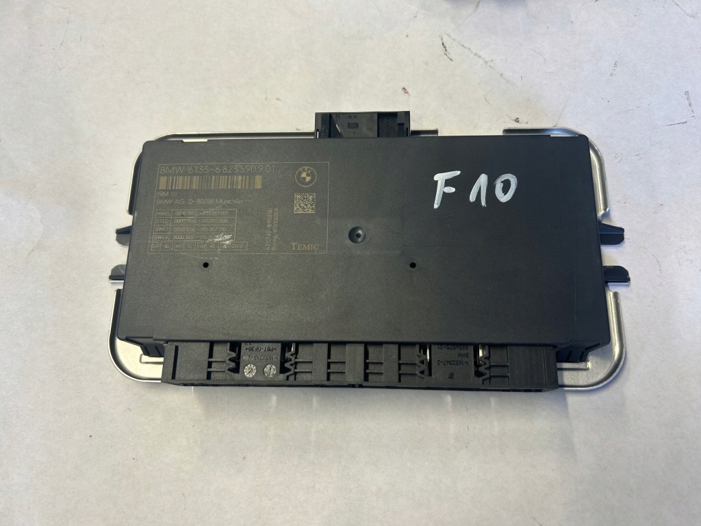 Купить Bmw f10 f11 рестайлинг  модуль блок управления света 6823590