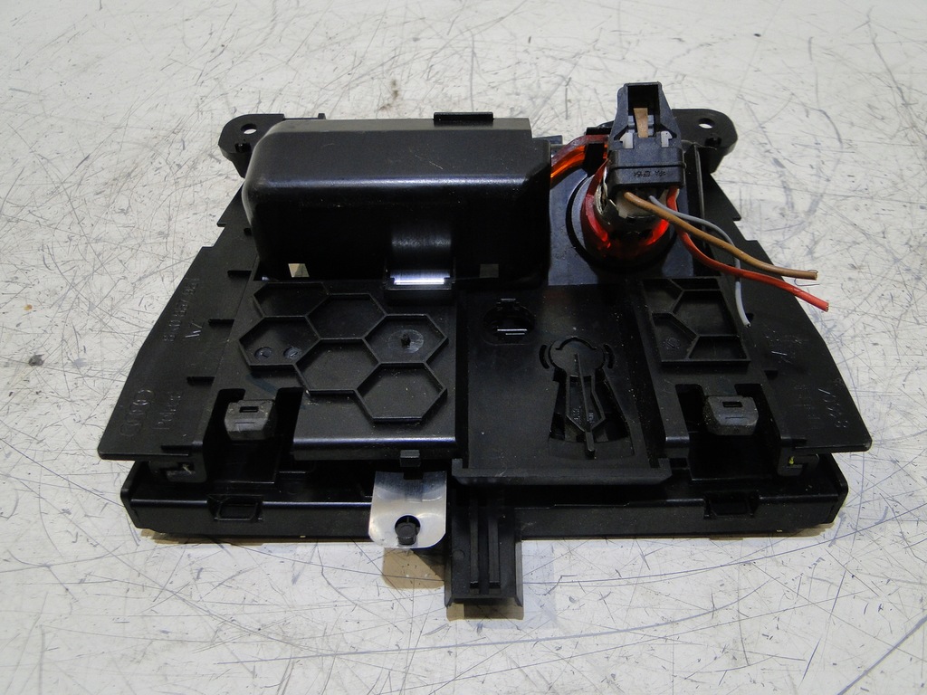 фото №7, Audi a5 8t пепельница 8k0857951