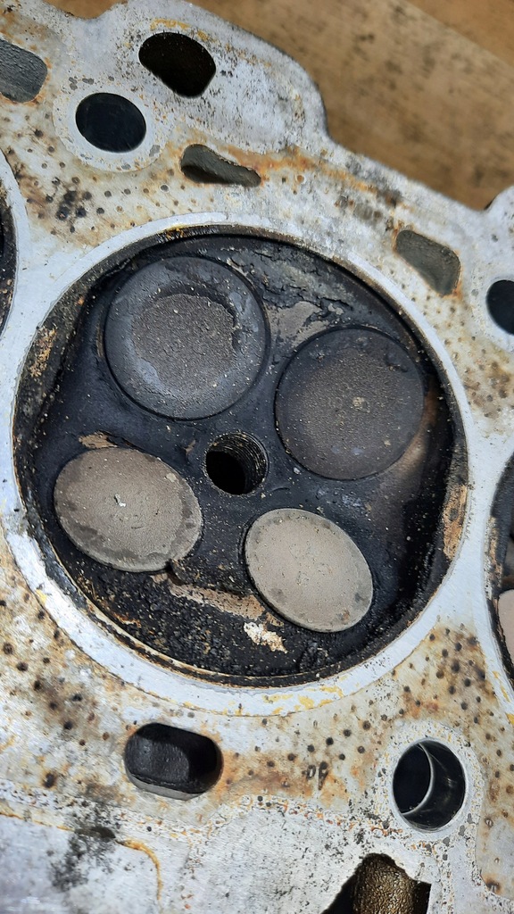 фото №7, Головка двигателя 1001837007 volvo xc70 s60 v70 2.4b