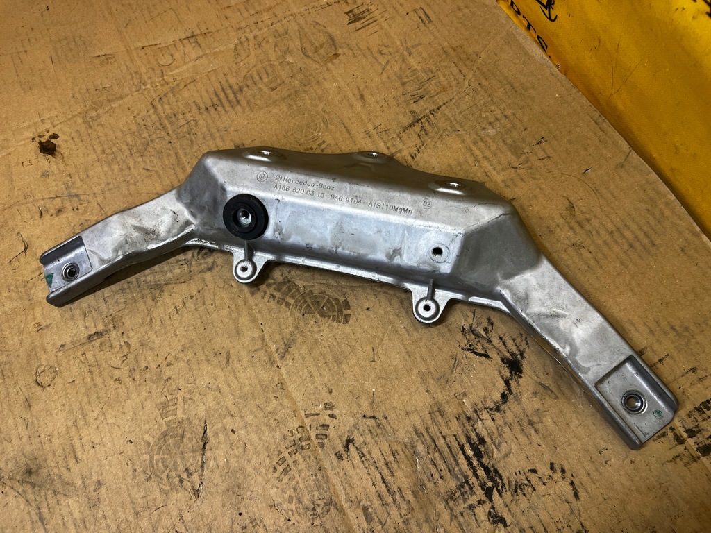 фото №1, Розпірка кронштейн чашка перед mercedes gl x166