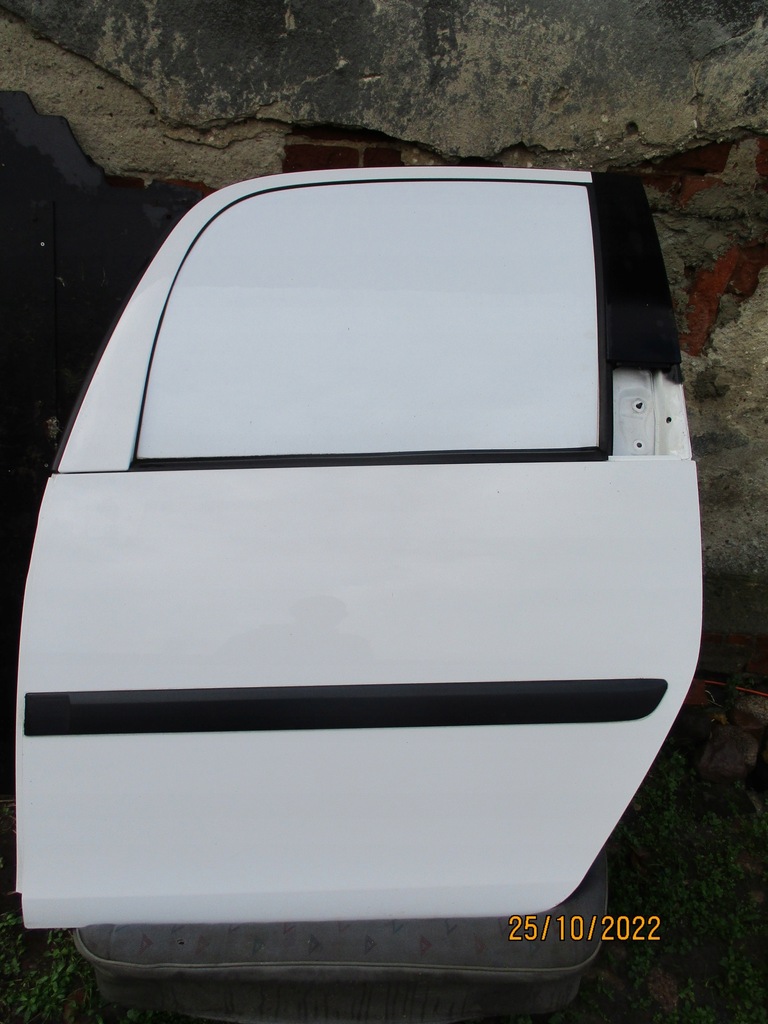 фото №1, Praktik roomster 2012 передняя правая дверь левая задние lf9e