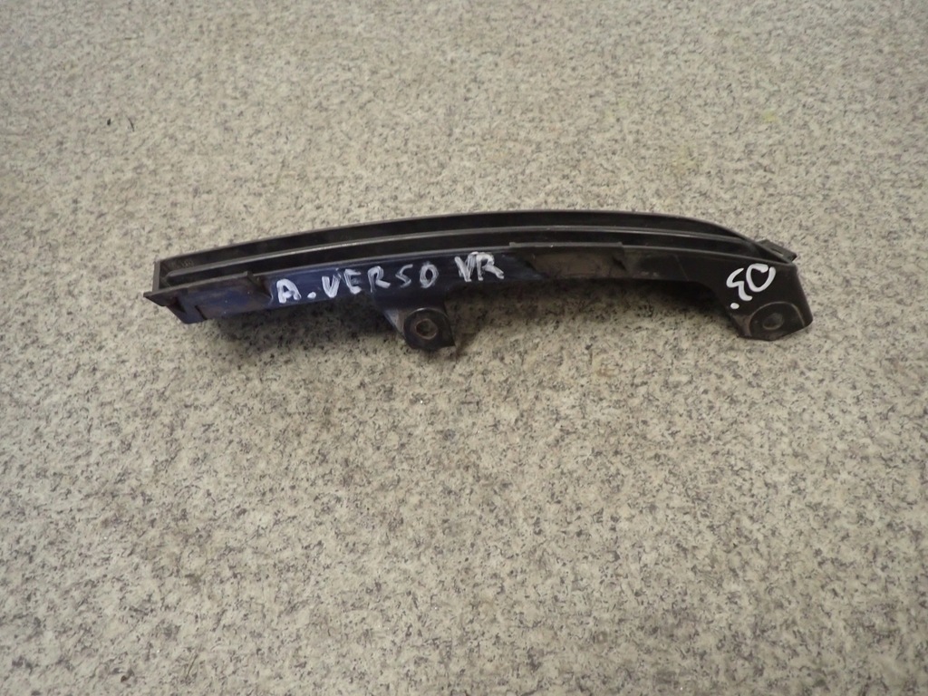 фото №5, Toyota avensis verso 03- заглушка противотуманной фары правая