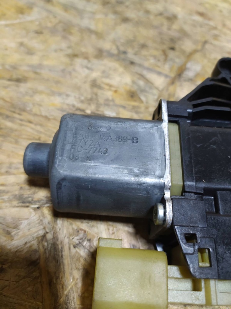 2015 ford fiesta моторчик дворник 8a6114a389b левый перед с Разборки