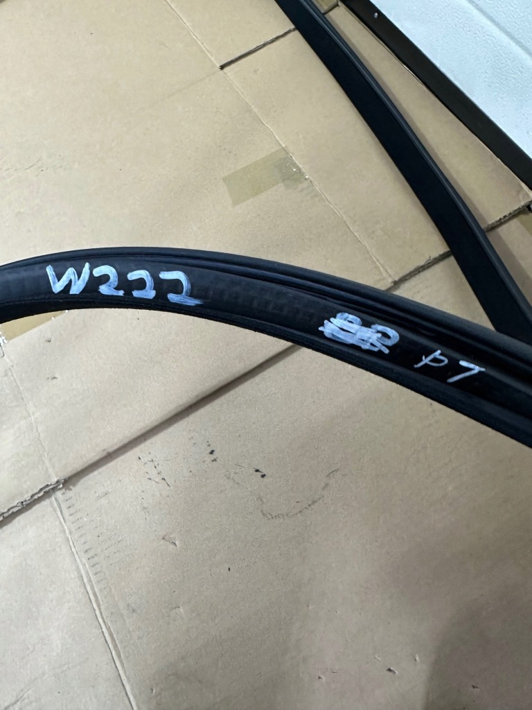 фото №6, Уплотнители дверь l/p. p/t mercedes s w222 короткий