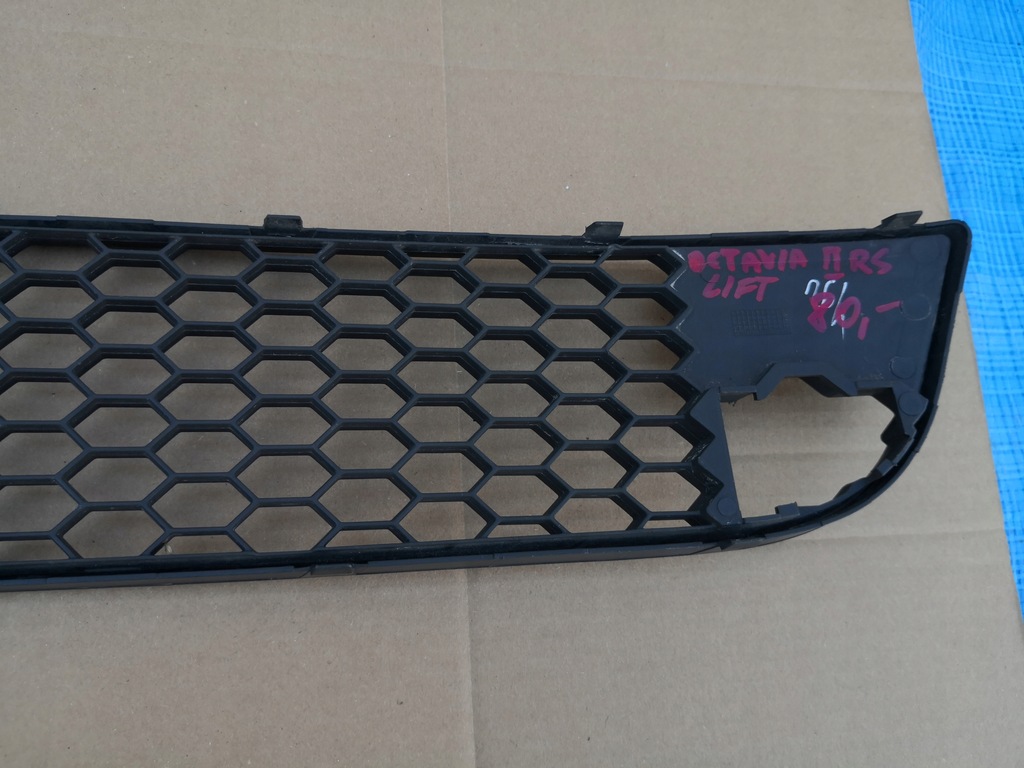 фото №12, Skoda octavia ii rs решётка средняя бампер перед