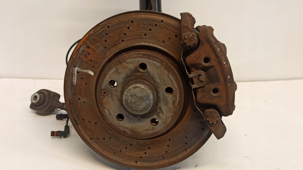 фото №4, Mercedes w212 поворотный кулак левый перед 2.2cdi