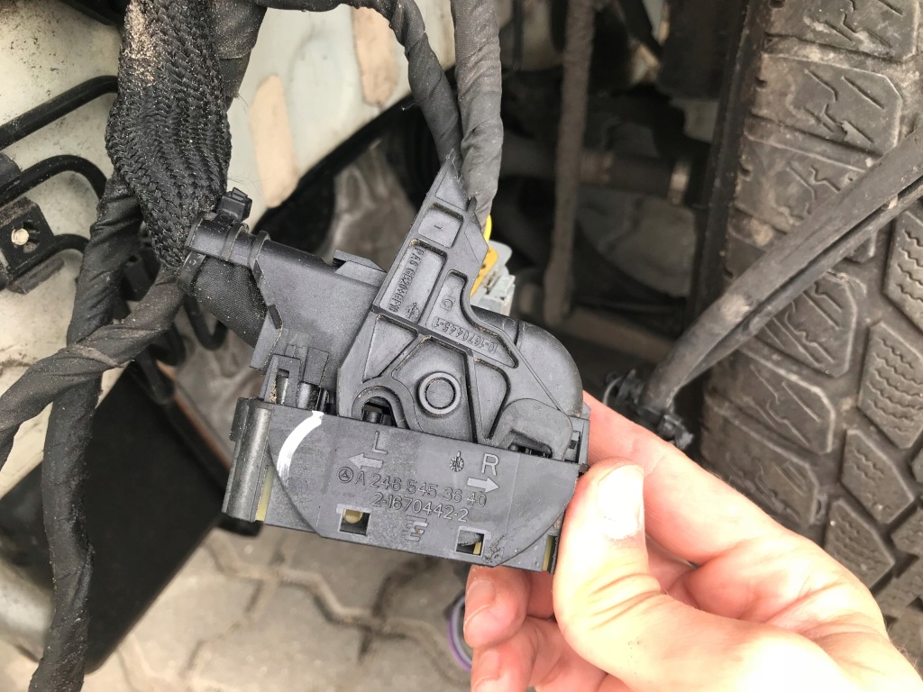 Mercedes b klasa w246 штекер колодка насоса abs электрическая wiązkai instalac в Украине